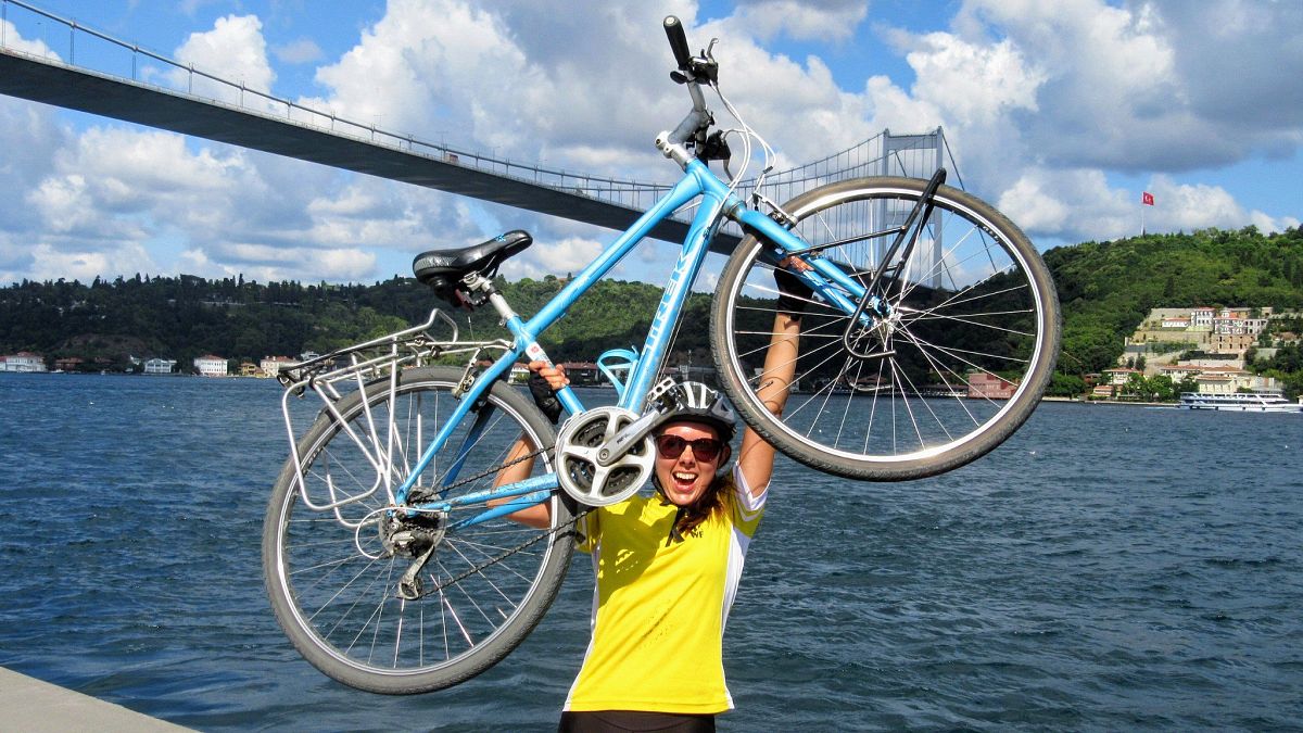 İngiliz kadın bisikletle 89 günde 4500 km pedal çevirerek Londra’dan İstanbul’a ulaştı