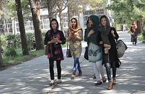 آیا جریانات سیاسی افغانستان از زن ستیزی در فضای سایبری نفع می برند؟