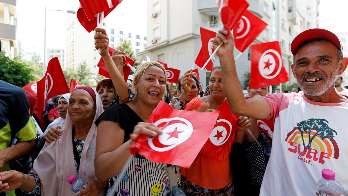 تونس مهد "الربيع العربي" أمام امتحان نحو الديمقراطية