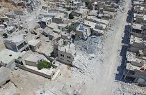  Saldırılar sonucu İdlib'in Han Şeyhun kasabasındaki bir çok bina kullanmaz hale geldi