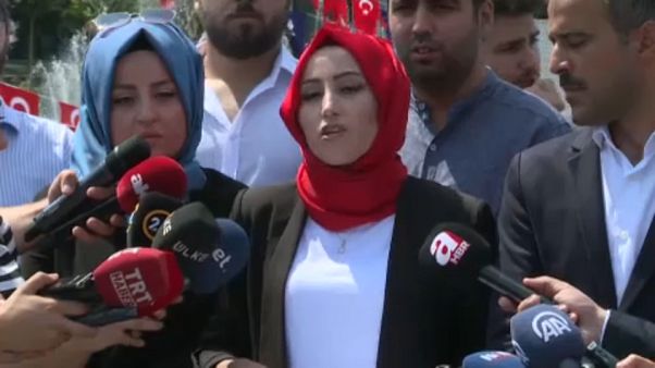 İstanbul Büyükşehir Belediyesi Medya AŞ çalışanları işten çıkarılmalara tepki gösterdi İstanbul Büyükşehir Belediyesi Medya AŞ çalışanları işten çıkarılmalara tepki gösterdi