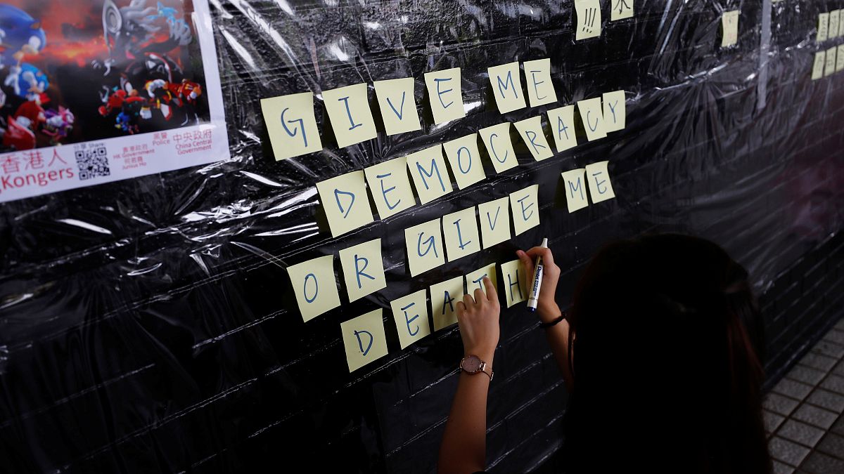 Jovens de Hong Kong pedem "democracia ou morte"