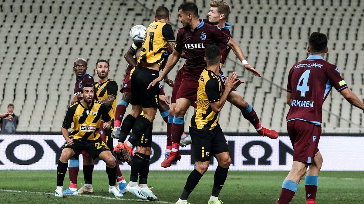 UEFA Avrupa Ligi play-off turu ilk maçında Trabzonspor, Yunanistan temsilcisi AEK ile OAKA Spyros Louis Stadı'nda karşılaştı. ( Andreas Papakonstantinou - Anadolu Ajansı )