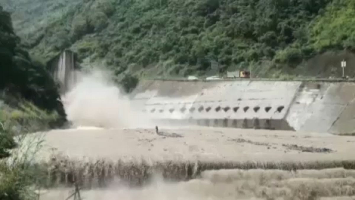 Operações de resgate na província de Sichuan