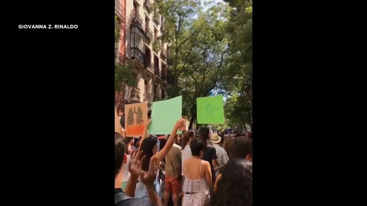 من المظاهرات في العاصمة الإسبانية مدريد 