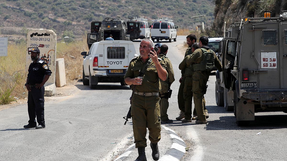 Attentato in Cisgiordania: morta giovane israeliana. Caccia all'attentatore