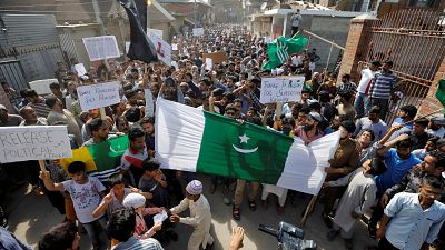 Hindistan polisinden Keşmir protestosuna biber gazlı müdahale
