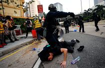 Hong Kong protestolarında 12. hafta: Polis, göstericilere gaz ve copla müdahale etti