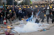Ismét elővette a könnygázt a hongkongi rendőrség