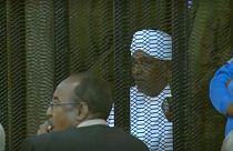 El abogado del expresidente de Sudán solicita su libertad bajo fianza
