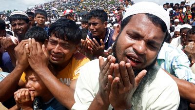 شاهد:  بالابتهال إلى الله  .. مسلمو الروهينغا يحيون الذكرى الثانية ل"يوم الإبادة"