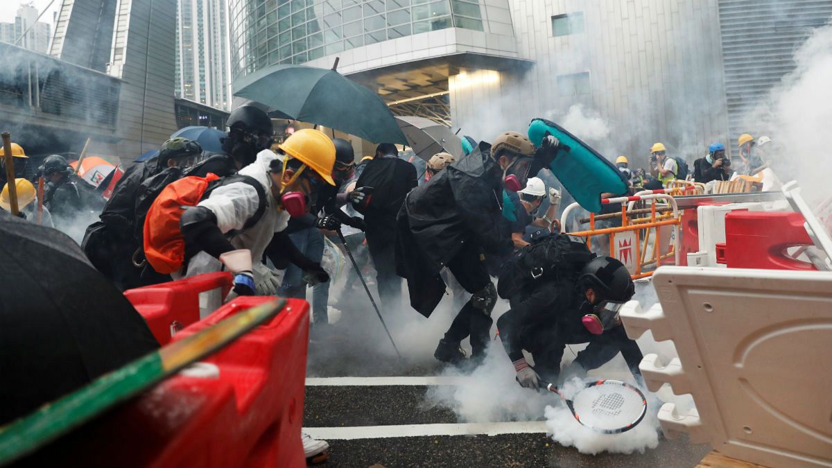 هنگ‌کنگ؛ دستگیری ۳۶ نفر در شدیدترین درگیری‌ها بین پلیس و معترضان 