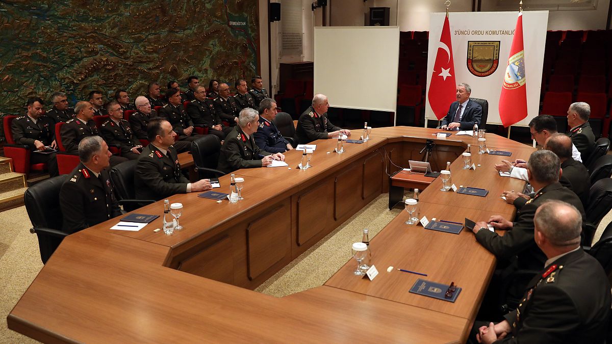 Milli Savunma Bakanı Hulusi Akar bazı generallerin istifa ettiklerini doğruladı