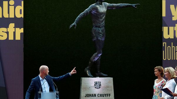 Barcelona: Fußball-Idol Johan Cruyff ( †68) am Camp Nou verewigt Barcelona: Fußball-Idol Johan Cruyff ( †68) am Camp Nou verewigt