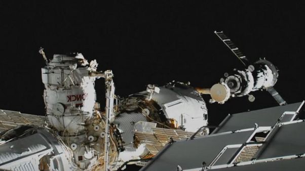 Primeiro robô humanoide russo chega à Estação Espacial Internacional Primeiro robô humanoide russo chega à Estação Espacial Internacional