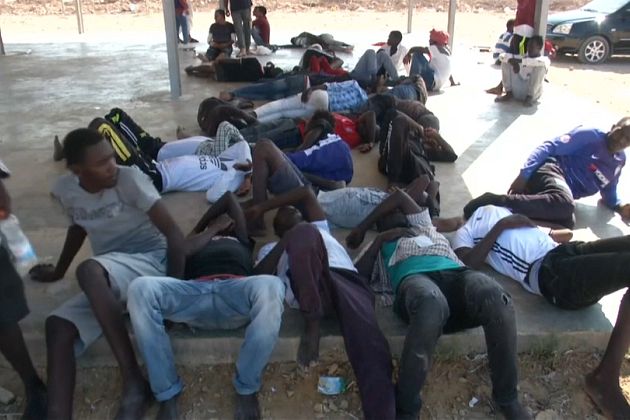 40 migrantes morrem em naufrágio no Mediterrâneo