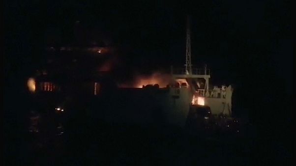 Al menos tres muertos en el incendio de un ferri en Filipinas Al menos tres muertos en el incendio de un ferri en Filipinas