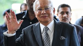 Yolsuzlukla suçlanan eski Malezya Başbakanı Necip Rezak'ın 'en büyük yolsuzluk davası' başlıyor