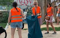 شاهد: برلين تُشركُ السيّاحَ في حملة تنظيف للحدائق والأماكن العامة