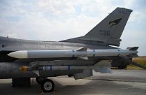 Az olasz légierő bemutatóján készült fénykép az AIM-120C-7, repülőre szerelt rakétáról