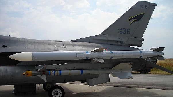 Az olasz légierő bemutatóján készült fénykép az AIM-120C-7, repülőre szerelt rakétáról Az olasz légierő bemutatóján készült fénykép az AIM-120C-7, repülőre szerelt rakétáról
