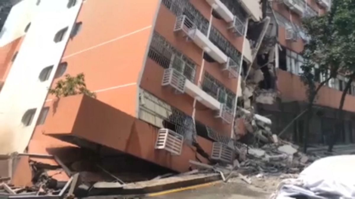 شاهد: انهيار مبنى جنوب الصين