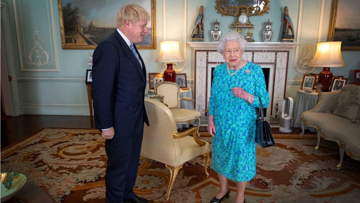 ملکه بریتانیا با درخواست بوریس جانسون برای تعلیق پارلمان موافقت کرد