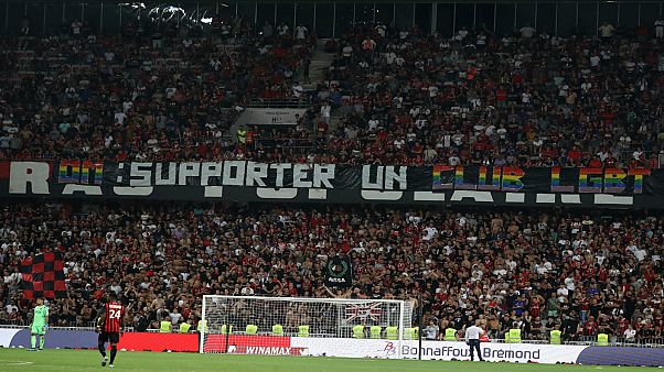 مباراة مرسيليا ومضيفه نيس في المرحلة الثالثة من الدوري الفرنسي لكرة القدم مباراة مرسيليا ومضيفه نيس في المرحلة الثالثة من الدوري الفرنسي لكرة القدم