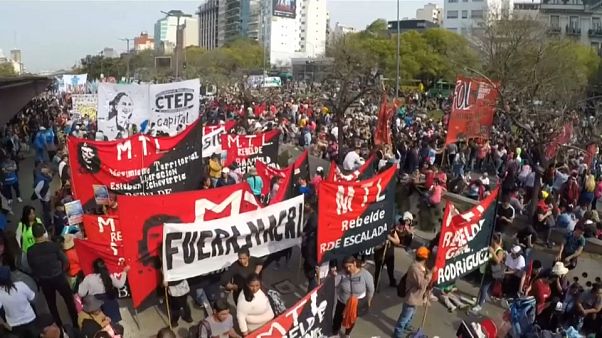 Argentina pede ao FMI para estender prazos de pagamento Argentina pede ao FMI para estender prazos de pagamento