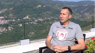 Pro basketball coach David Blatt talks exclusively to Euronews about his MS diagnosis