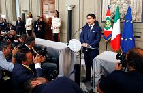 جوزيبي كونتي المكلّف بتشكيل الحكومة الإيطالية الجديدة يتحدث إلى الصحافيين في القصر الرئاسي بروما