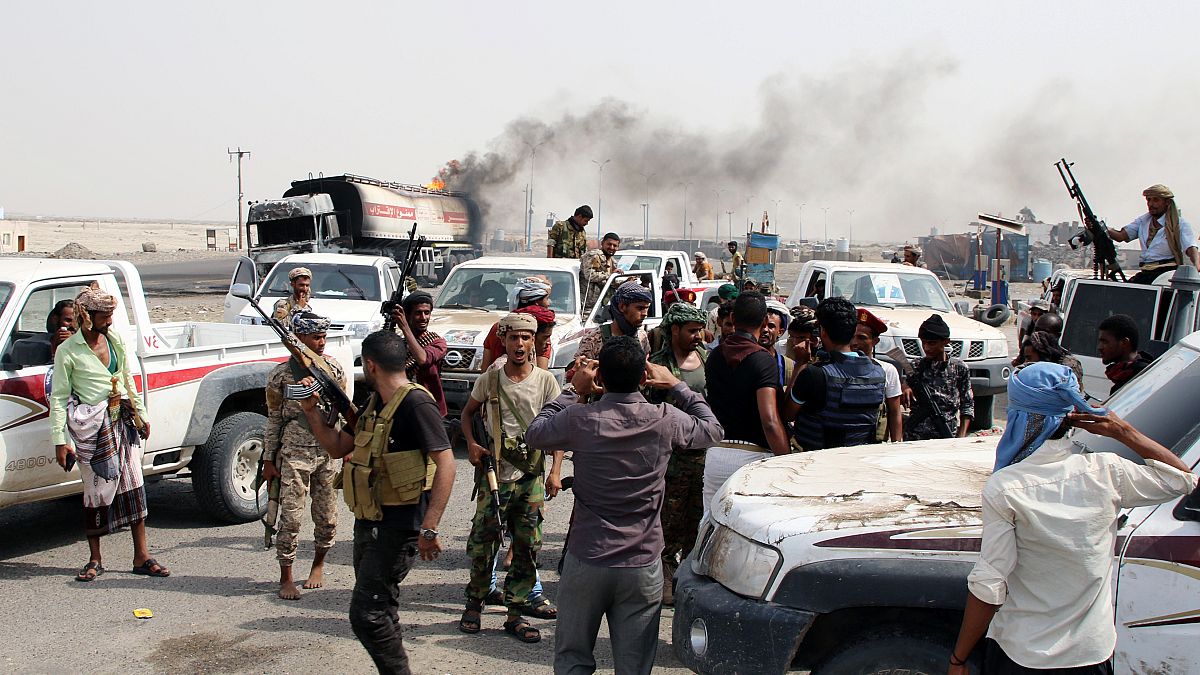 مقتل نحو 100 شخص في قصف على سجن في ذمار باليمن (الصليب الأحمر)