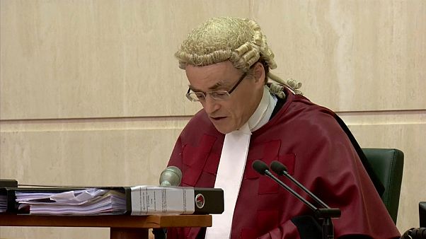 Суд Шотландии отклонил иск против приостановки работы парламента Суд Шотландии отклонил иск против приостановки работы парламента