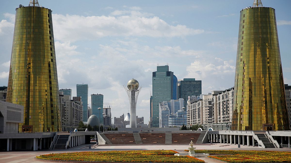 پانصد‌هزار شهروند قزاقستان از بازپرداخت بدهی‌هایشان معاف می شوند