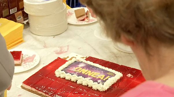 90 Millionen Euro: Finnen feiern Lottogewinn mit Kaffee und Kuchen 90 Millionen Euro: Finnen feiern Lottogewinn mit Kaffee und Kuchen