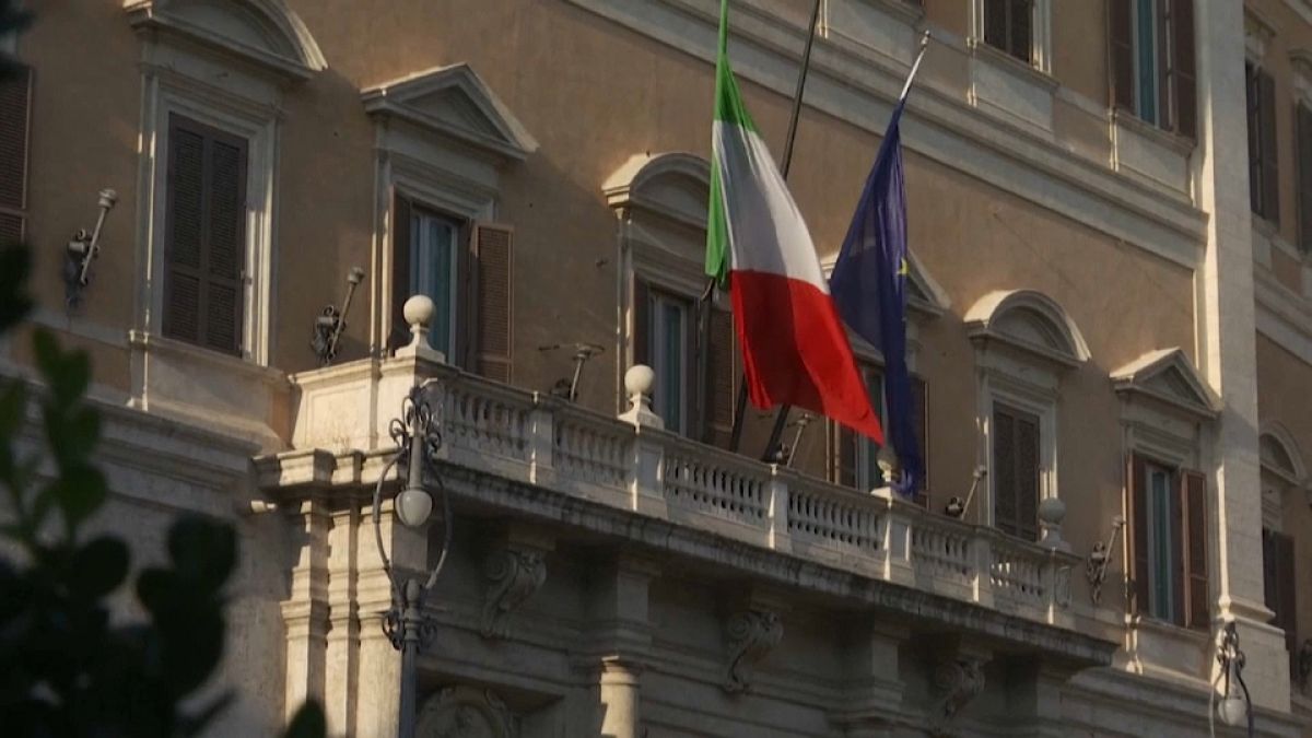 Ιταλία: Eπαφές για τον σχηματισμό κυβέρνησης