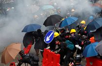 Hong Kong ancora in piazza. Polizia usa gas lacrimogeni