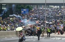 Carga policial contra una manifestación prodemocracia en Hong Kong