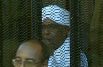 الرئيس السوداني المخلوع أمام المحكمة في الخرطوم 24-08-2019