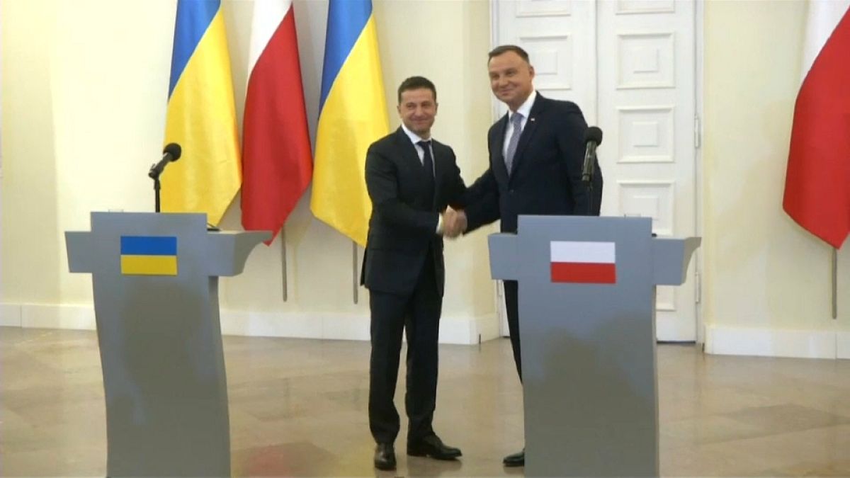 Lengyelország Ukrajna területi egysége mellett