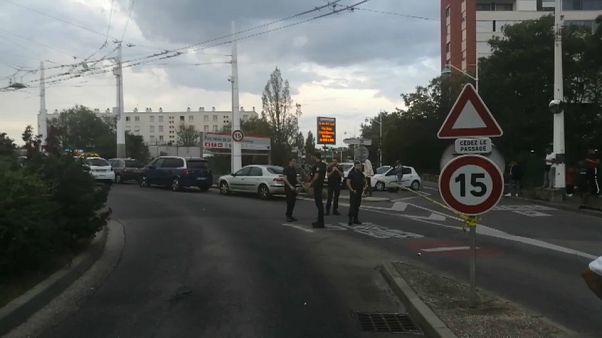 Um morto e nove feridos em atentado em Lyon Um morto e nove feridos em atentado em Lyon