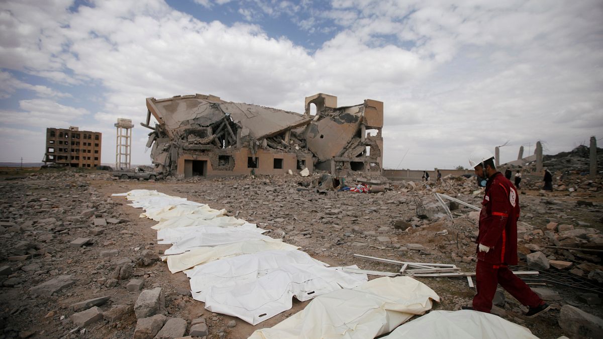 Zamar'da Suudi Arabistan öncülüğündeki koalisyon güçlerinin vurduğu gözaltı merkezi 