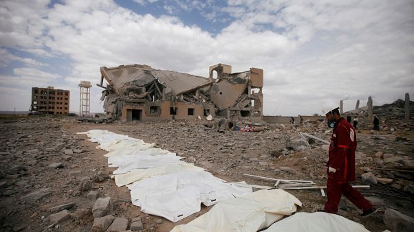 Raid della coalizione su carcere yemenita. Croce Rossa: almeno 100 morti Raid della coalizione su carcere yemenita. Croce Rossa: almeno 100 morti