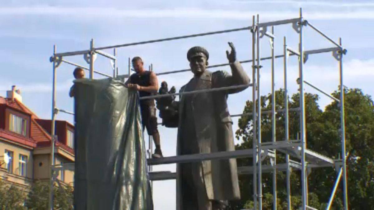 Prágában gond van egy szovjet szoborral