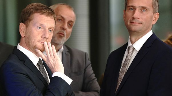 Martin Dulig, do Partido Social Democrata alemão (SPD), e Michael Kretschmer, da União Democrata Cristã (CDU), líderes das listas na Saxónia Martin Dulig, do Partido Social Democrata alemão (SPD), e Michael Kretschmer, da União Democrata Cristã (CDU), líderes das listas na Saxónia
