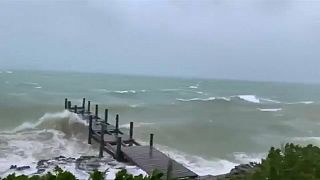 رياح الإعصار دوريان لدى اقترابه من جزر الباهاماس وفلوريدا