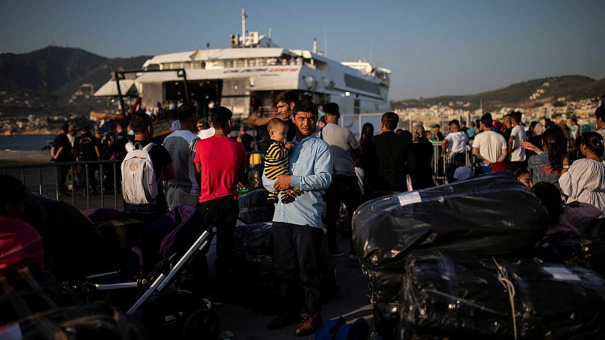 تدابیر ویژه یونان برای مقابله با مهاجران غیرقانونی و اخراج پناهجویان 