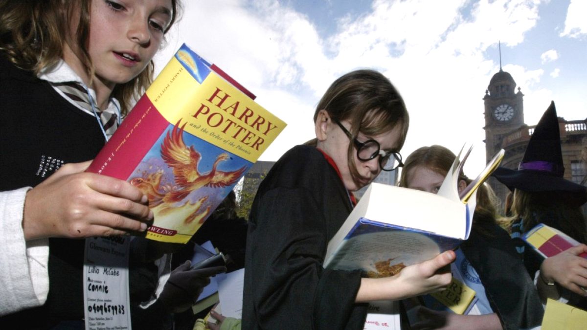 ABD'de Katolik okulu Harry Potter kitaplarını 'büyü' içerdiği gerekçesiyle yasakladı
