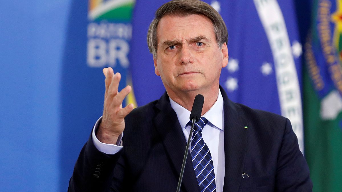 Amazonlar'daki yangın krizi sonrası halkın Brezilya lideri Bolsonaro'ya desteği dibe vurdu