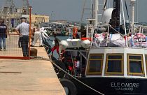 Eleonore: sbarcano i migranti, nave sequestrata